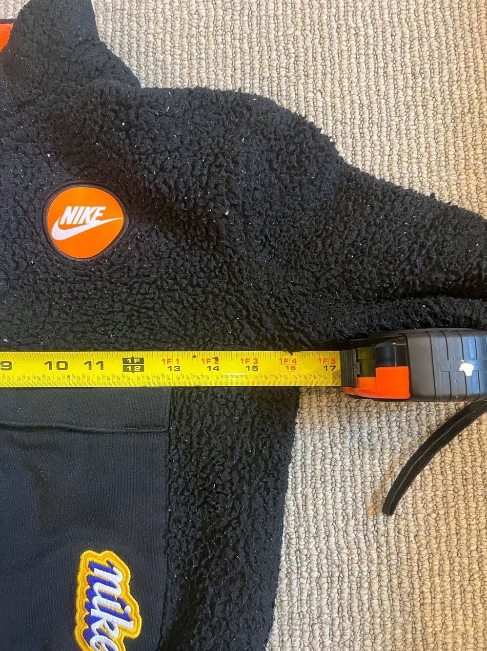 Nike Boys Black Sherpa 1/2 Zip Pullover Sweatshirt Size 6 (5-6 Yrs) - Picture 7 of 8